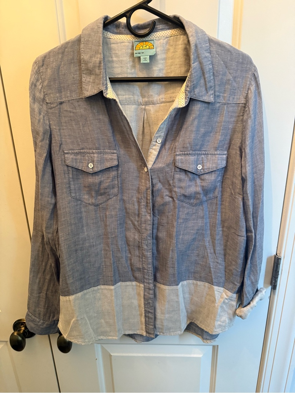 C&C California Blue Button-Front Shirt with Cream Hem